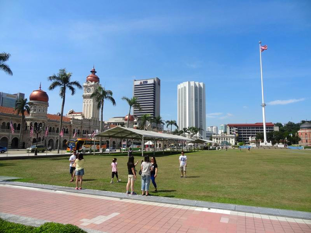 ムルデカ スクエア(独立広場)