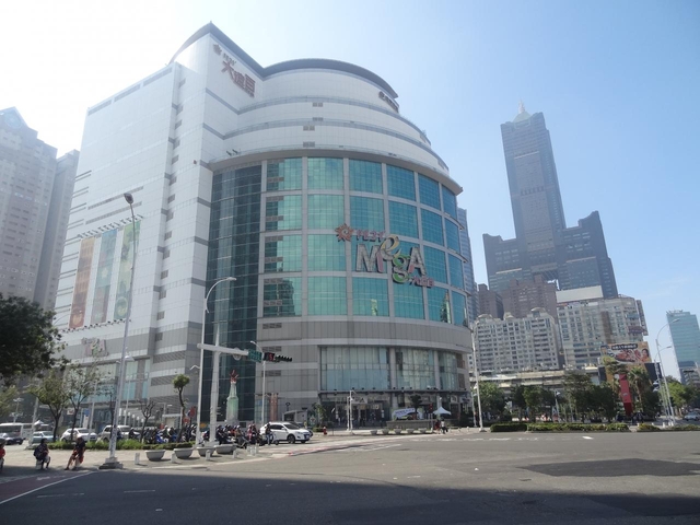 高雄随一のショッピングエリア「三多商圏駅」周辺