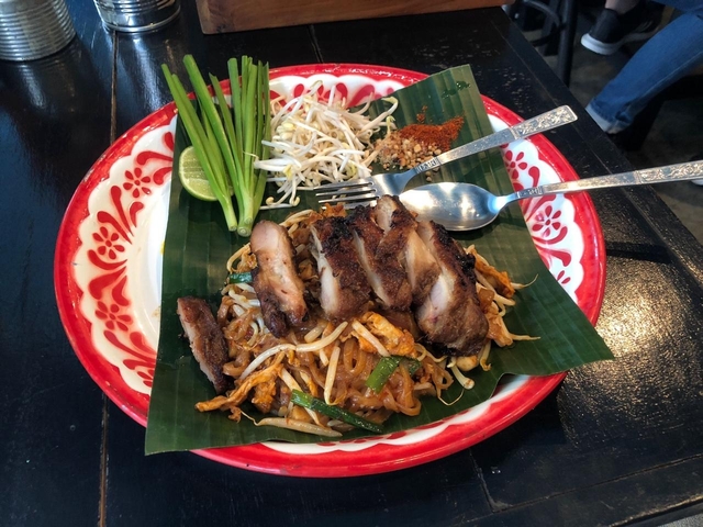 4. センター ポイント シーロム リバー ビュー ホテル