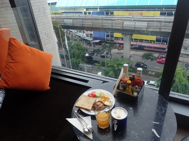 7. ホリデイ イン エクスプレス バンコク サイアム