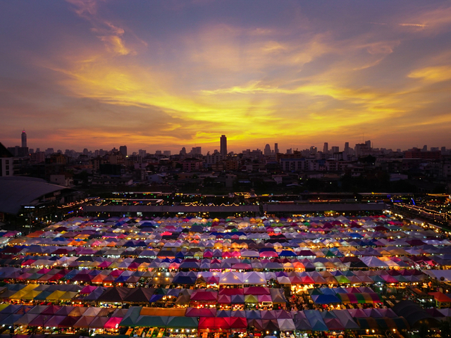 友達との初めての海外旅行はバンコクへ