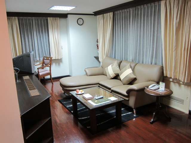 6. イエロー リボン ヒルズ ブティック スイーツ