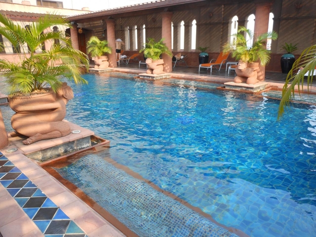 3. クラウンプラザ バンコク ルンピニ パーク