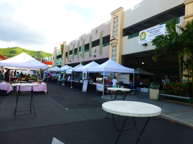 【3位】カイルア ナイト ファーマーズ マーケット