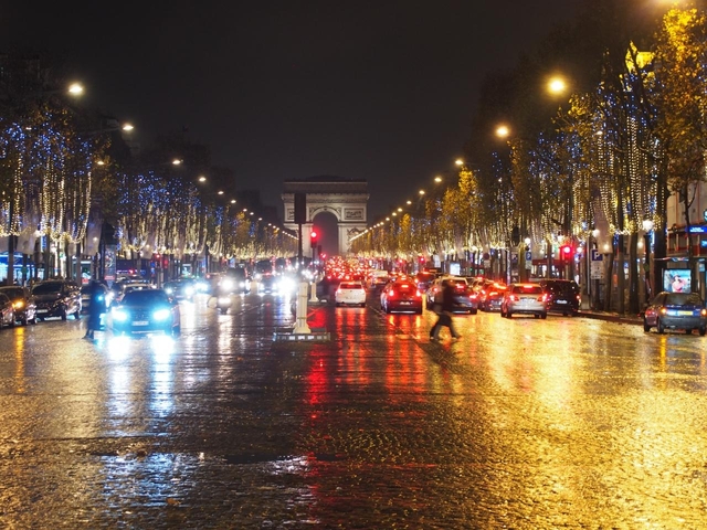 【1位】パリのクリスマスマーケット (シャンゼリゼ通り)