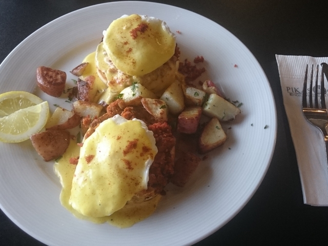 7位:テレビや観光ガイドで取り上げられた地元の人気店「ピカズ カフェ」