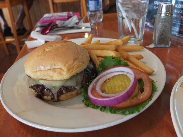 3位:グアム限定メニューあり！「ハードロックカフェ (グアム)」