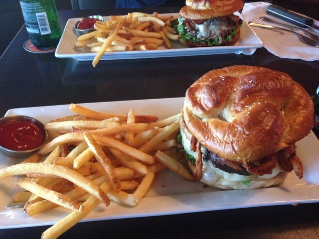 2位:厚いパテが魅力「ルビー チューズデー (GPO店)」