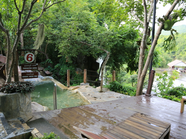 【11位】ロックバレー温泉 (リバー クウェー ヴィレッジ ホテル) / タイ