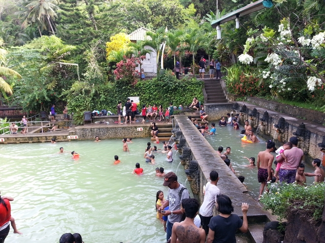 【9位】バンジャール テガ温泉 / インドネシア