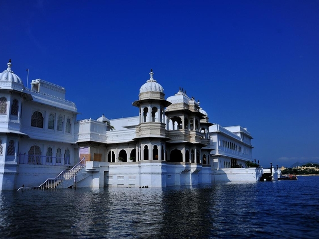 4.タージ レイク パレス