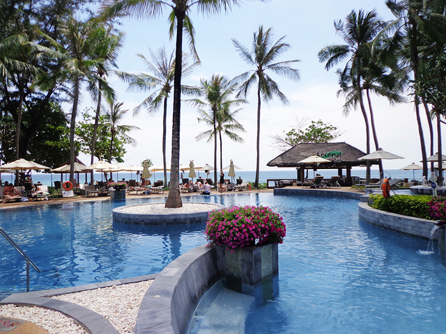 7. カタタニ プーケット ビーチ リゾート