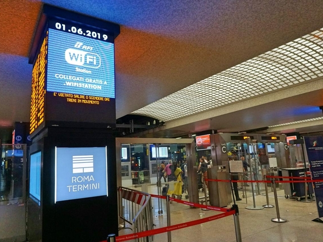 現地でWi-Fiスポットにつなげる