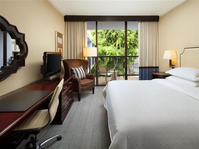 5.シェラトン ユニバーサル ホテル