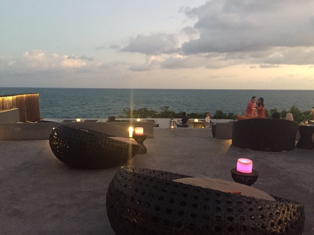 6.シラヴァディ プール スパ リゾート