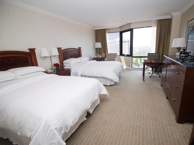 6. ヒルトン ロサンゼルス ユニバーサル シティ / ハリウッド