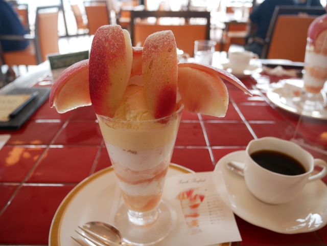 10. ワイナリー見学＆スイーツ / 山梨県