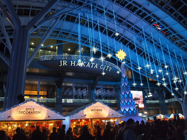 5.博多駅前のクリスマスマーケット