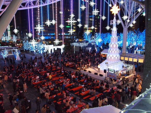 5.博多駅前のクリスマスマーケット