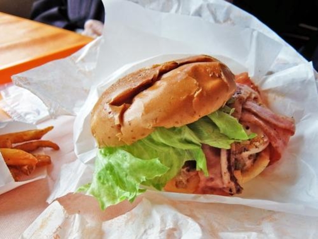 6位 バーガーショップ ダム