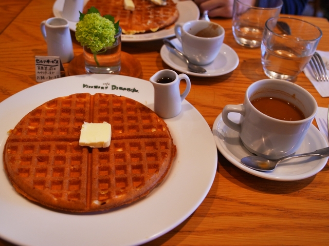 カフェ・ヴィヴモン・ディモンシュ