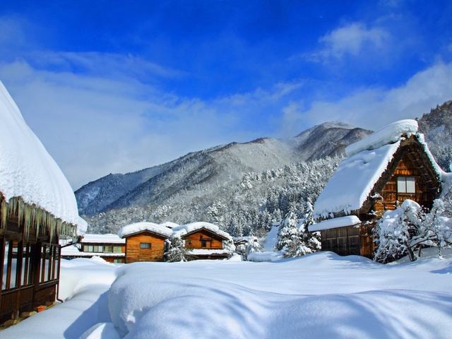 11. 白川郷合掌造り集落 / 岐阜