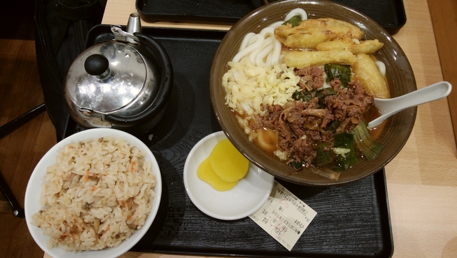 4. うま×やわ麺こそ博多の味♪ 「牧のうどん 博多バスターミナル店」
