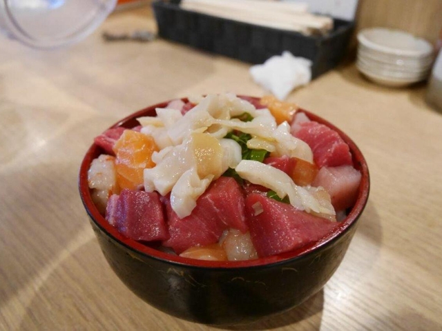 1. 函館と言ったらやっぱりこれ！ 「海鮮丼」