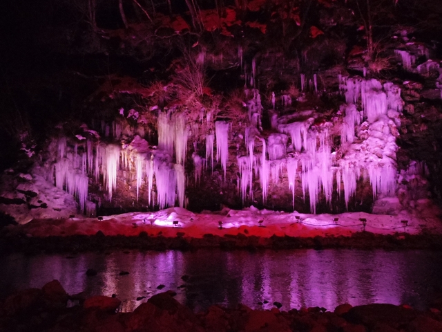 6. 埼玉・三十槌の氷柱(みそつちのつらら)