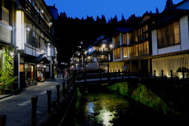 10. 銀山温泉 旅館松本