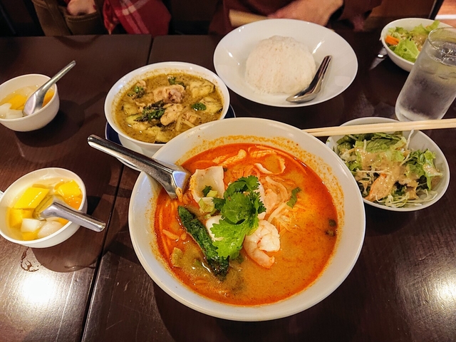 シヤー・トムヤムクン・ポーチャナー