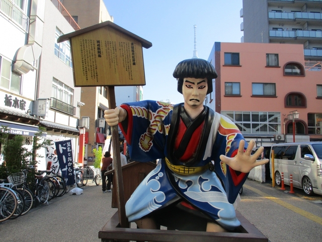 9. 時代劇の登場人物になった気分で歩きたい 「伝法院通り」