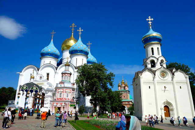 セルギエフ ポサドのトロイツェ セルギー大修道院の建造物群