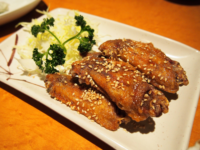 名物の名古屋グルメ2. 手羽先唐揚げ