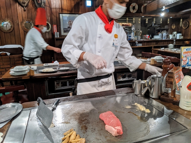 サムズ アンカーイン 国際通り店 / 那覇市