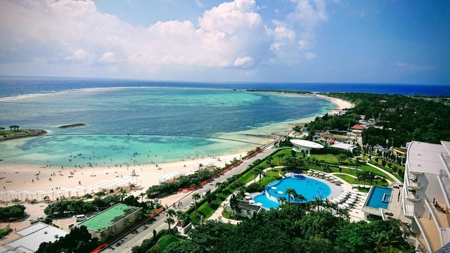 沖縄で泊まってみたいプール付きホテルは見つかりましたか？