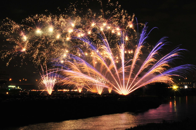 4. 猪名川花火大会 / 兵庫県川西市・大阪府池田市