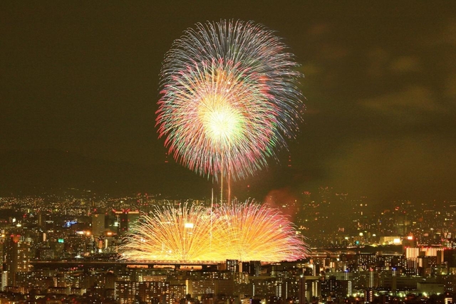 1. なにわ淀川花火大会 / 大阪府大阪市