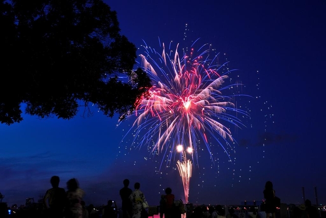 横浜スパークリングトワイライト 横浜港花火ショー