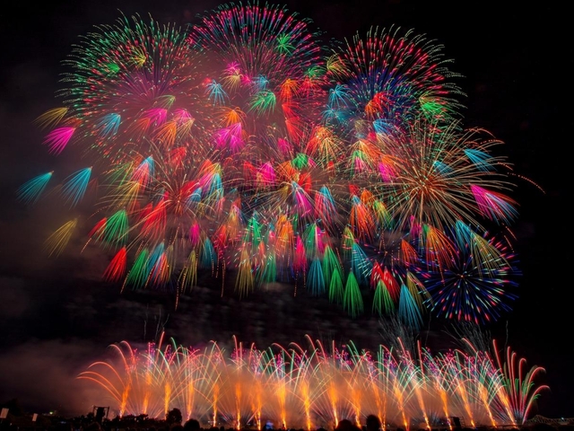 1. 長岡まつり大花火大会 / 新潟県