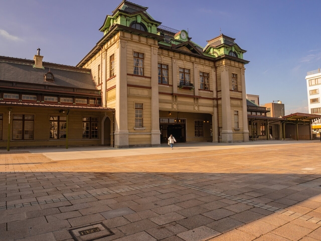 4. 現役で活躍中！ 大正ロマンあふれるJRの駅舎「門司港駅」