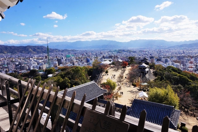 4. 松山の歴史を見守ってきた貴重な名城「松山城」