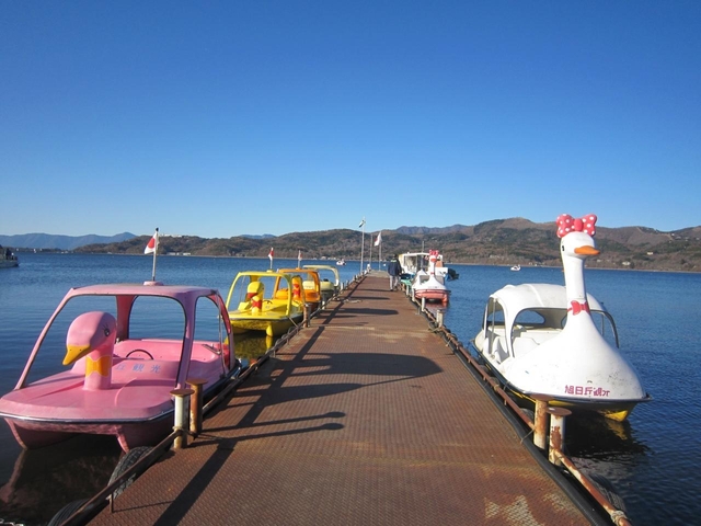 6. 山頂に夕日が輝く”ダイヤモンド富士”の聖地「山中湖」