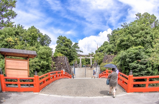 15. 今なお人々に愛される”甲斐(かい)の虎”信玄公をまつる「武田神社」