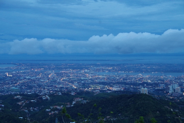 山頂展望台トップス