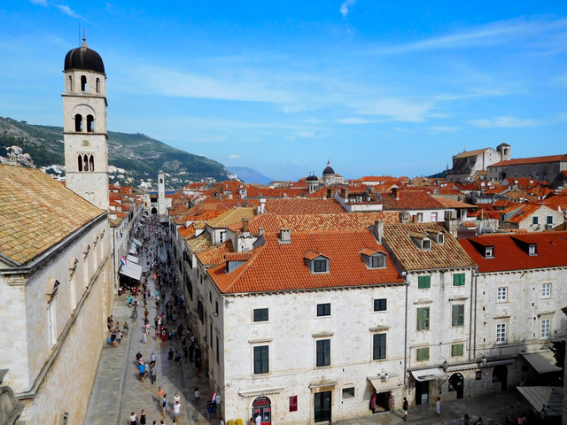 プラッツァ通り