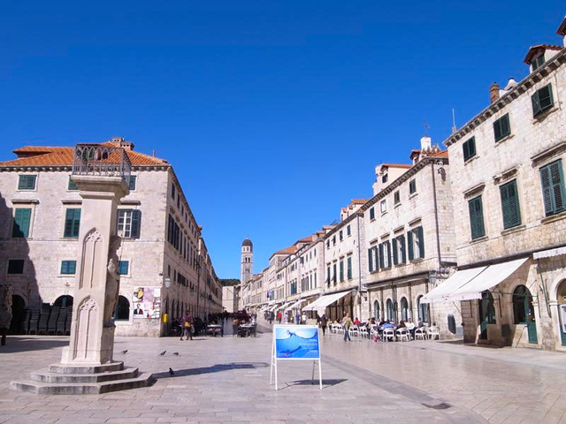 プラッツァ通り