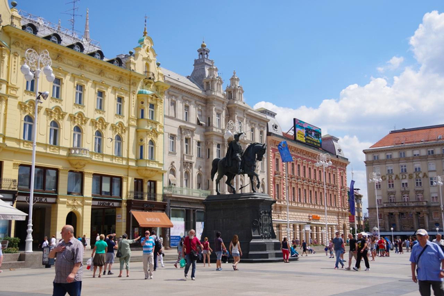 イェラチッチ広場