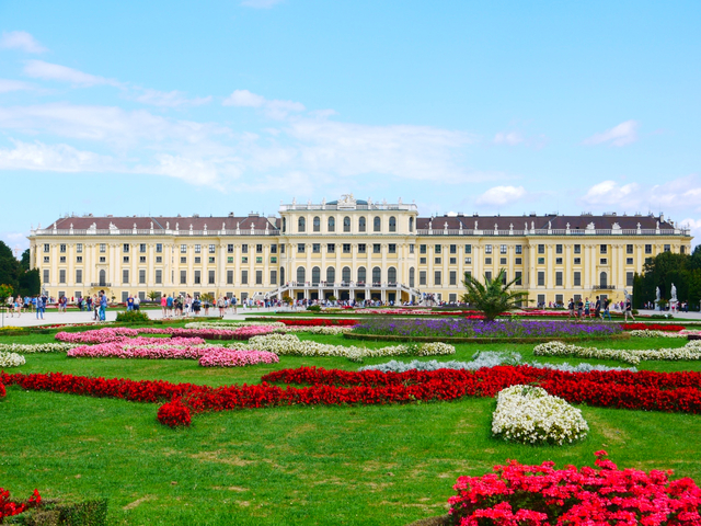 シェーンブルン宮殿と庭園群