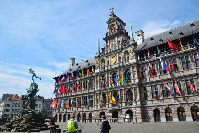 グローテ マルクト